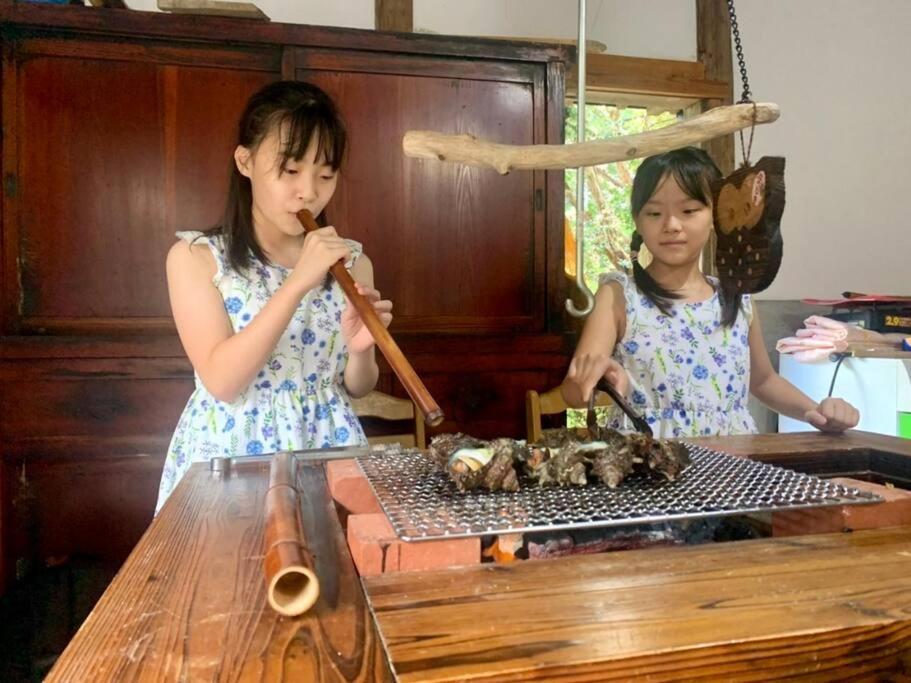 佐渡島に残る築130年の伝統的な古民家｜東夢 Sado Exterior foto