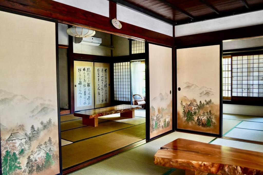 佐渡島に残る築130年の伝統的な古民家｜東夢 Sado Exterior foto