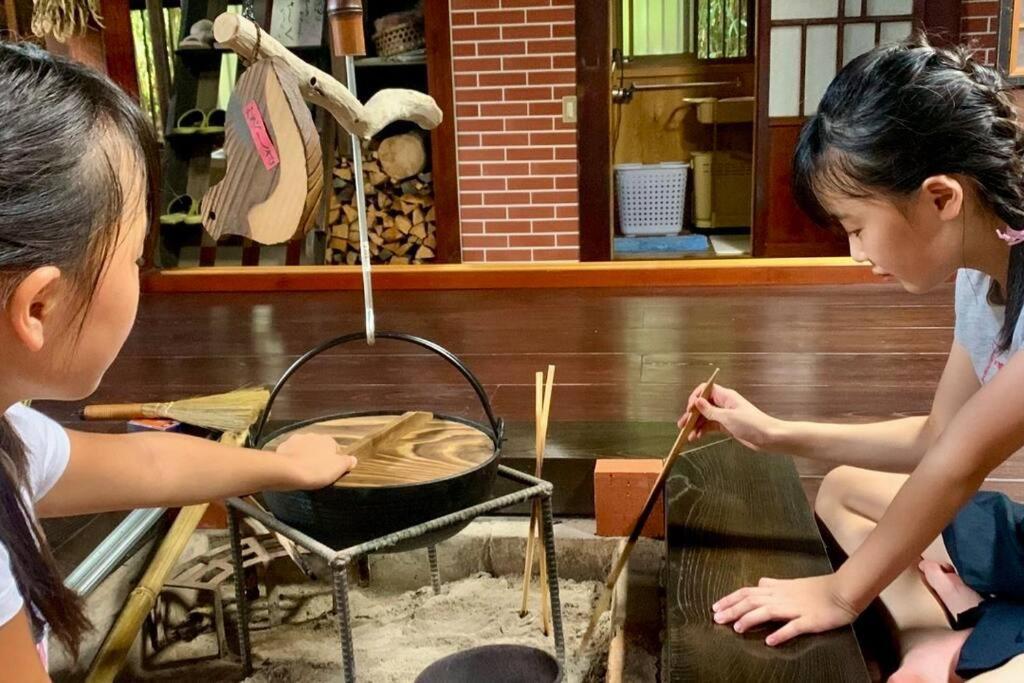 佐渡島に残る築130年の伝統的な古民家｜東夢 Sado Exterior foto