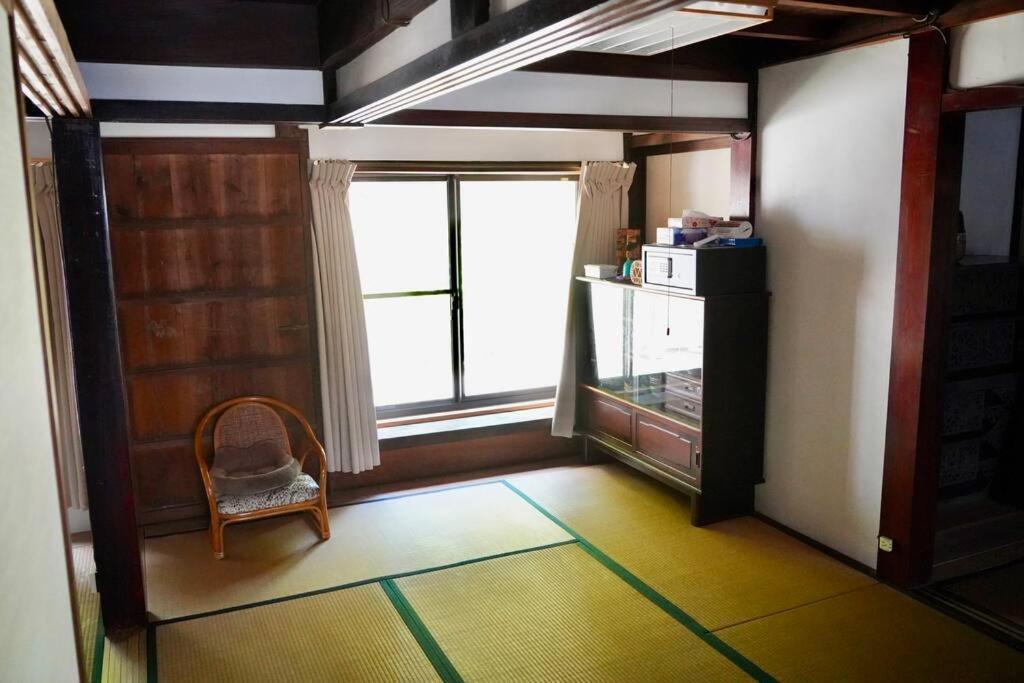 佐渡島に残る築130年の伝統的な古民家｜東夢 Sado Exterior foto