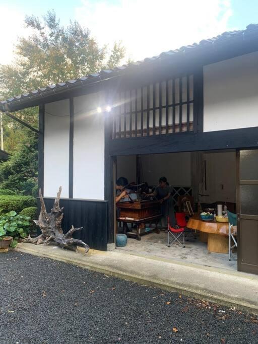 佐渡島に残る築130年の伝統的な古民家｜東夢 Sado Exterior foto