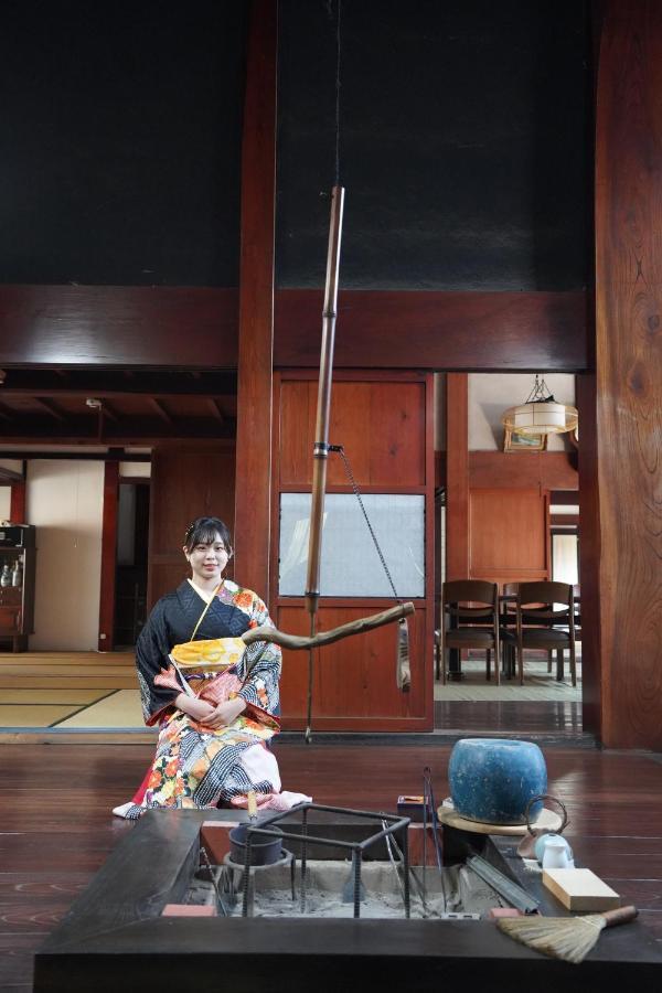佐渡島に残る築130年の伝統的な古民家｜東夢 Sado Exterior foto